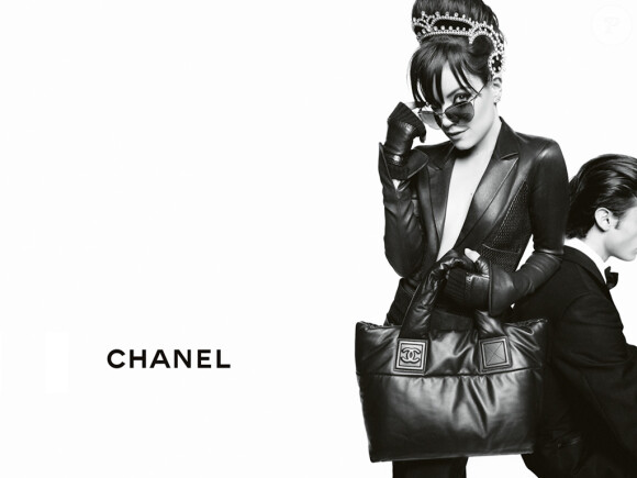 Lily Allen photographiée par Karl Lagerfeld pour Chanel, 2009.