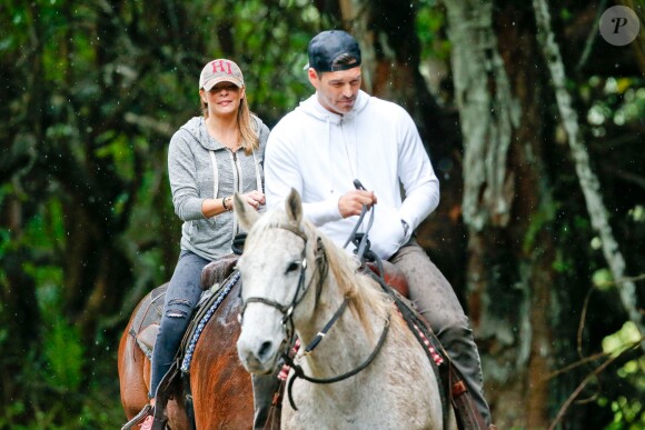 LeAnn Rimes et Eddie Cibrian en promenade à cheval à Oahu, Hawaï, le 4 février 2014.