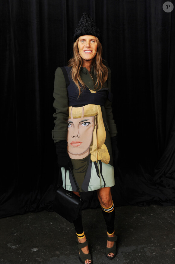 Anna Dello Russo, tout de Prada vêtue (collection printemps-été 2014), assiste au défilé Philosophy by Natalie Ratabesi. New York, le 12 février 2014.