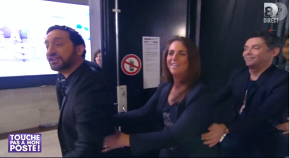 Cyril Hanouna et ses chroniqueurs font la chenille sur le plateau de Tirs croisés sur i>Télé le jeudi 13 février 2014 sur D8