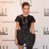 Emma Watson pose en Giambattista Valli à la soirée des ELLE Style Awards à Londres, le 18 février 2014.
