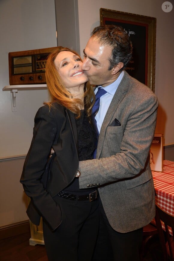Marisa Berenson et son compagnon Jean-Michel Simonian lors de la générale de la pièce "L'Appel de Londres" au Théâtre du Gymnase à Paris, le 19 février 2014