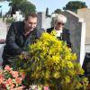 Georges El Assidi, l'ex-chauffeur de Charles Trenet a commémoré le 13e anniversaire de la mort du chanteur lors d'une cérémonie en présence d'amis et de représentants de la municipalité au cimetière ouest de Narbonne le 19 février 2014.