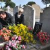 Georges El Assidi, l'ancien secrétaire particulier et chauffeur de Charles Trenet a commémoré le 13e anniversaire de la mort du chanteur lors d'une cérémonie en présence d'amis et de représentants de la municipalité au cimetière ouest de Narbonne le 19 février 2014.