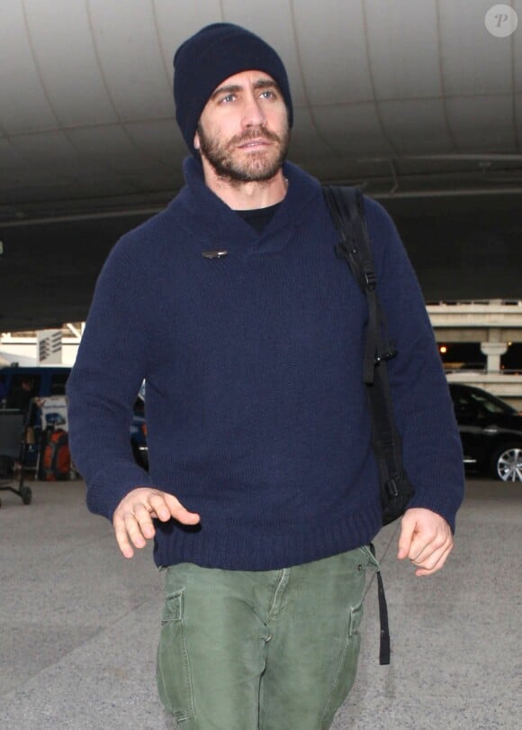 Jake Gyllenhaal à l'aéroport de Los Angeles, le 8 décembre 2013.