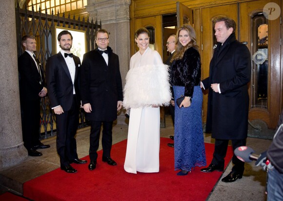 Le prince Carl Philip, le prince Daniel, la princesse Victoria, la princesse Madeleine, enceinte, Christopher O'Neill à Stockholm le 19 février 2013 pour les 70 ans de la reine Silvia. La princesse Madeleine, accompagnée de son mari Chris O'Neill, était enceinte de la princesse Leonore, leur premier enfant.