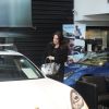 Tamara Ecclestone, enceinte, à la recherche de sa voiture familiale, une Porsche Panamera d'une valeur minimum de 100 000 euros, le 25 février 2014 à Londres