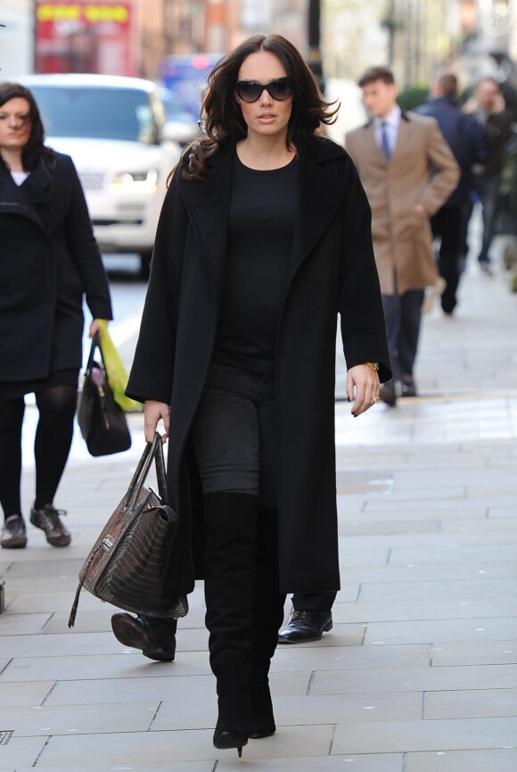 Tamara Ecclestone s'est offert quelques paires de chaussures de chez Christian Louboutin, le 25 février 2014 à Londres