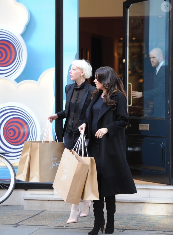 Tamara Ecclestone s'est offert quelques paires de chaussures de chez Christian Louboutin, le 25 février 2014 à Londres