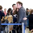 Quentin Tarantino avec une mystérieuse femme au LAX, Los Angeles, en partance pour Paris, le 26 février 2014.