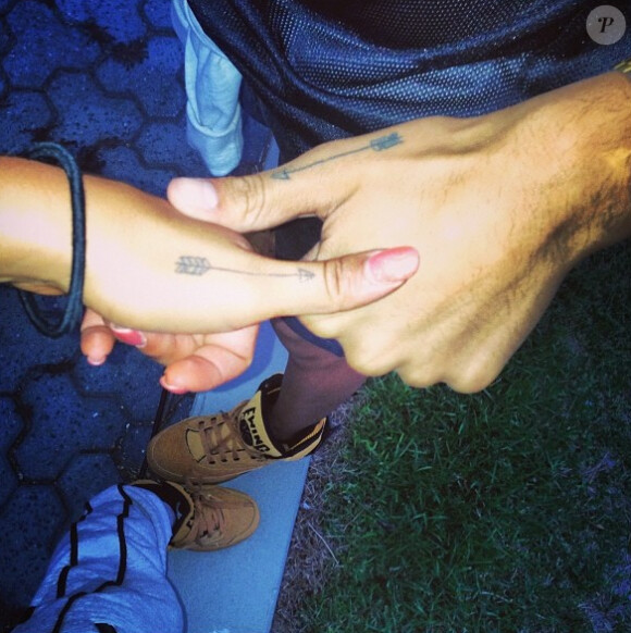 Anaïs et Eddy ont gravé leur amitié pour la vie grâce à un tatouage. "Tout Pareil on est soeurs a vie Bisous de nous on vous Aimeeeeees", a écrit Anaïs sur son compte Instagram.