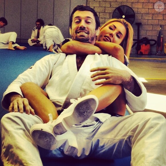 Après un long passage à vide, Chloe Lattanzi, fille d'Olivia Newton-John, va mieux et le fait savoir sur Instagram.