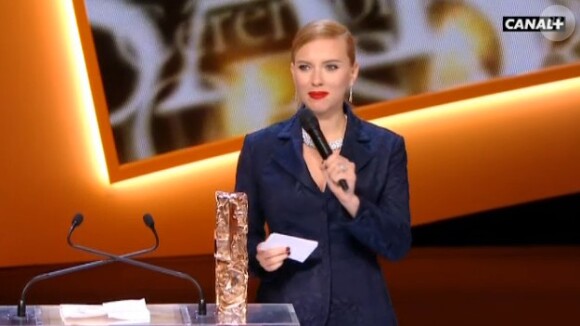 Scarlett Johansson pendant la cérémonie des César 2014, où elle a reçu un César d'honneur.