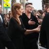 Brad Pitt et Angelina Jolie signent des autographes en arrivant au Film Independent Spirit Awards à Los Angeles Le 1er mars 2014
