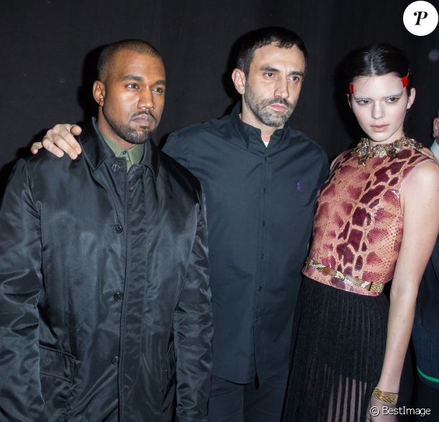 Kanye West, Riccardo Tisci et Kendall Jenner dans les coulisses du défilé Givenchy à la Halle Freyssinet. Paris le, 2 mars 2014.