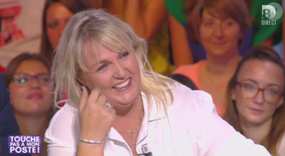 Valérie Damidot était invitée dans 'Touche pas à mon poste' sur D8. Le 3 octobre 2013.