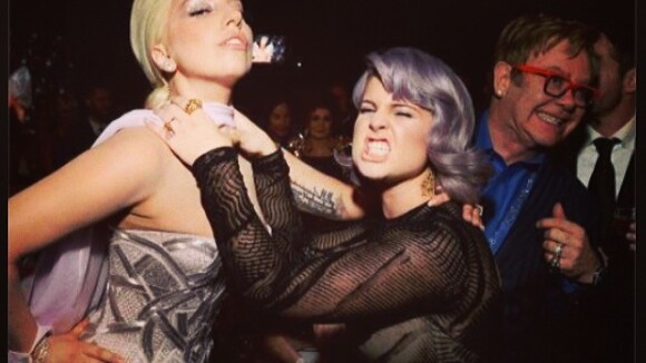 Lady Gaga étranglée par Kelly Osbourne... Sa folle nuit des Oscars !