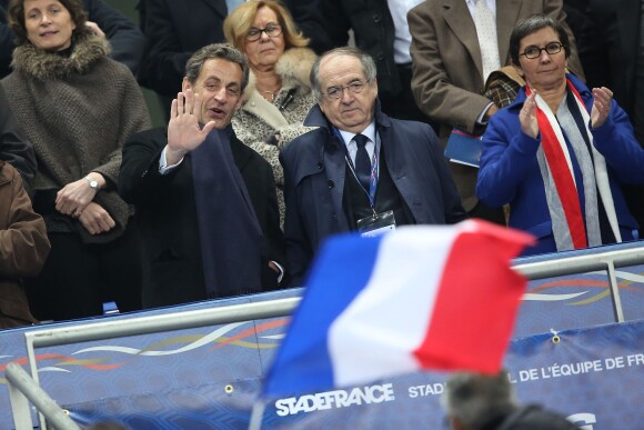 Nicolas Sarkozy, Noël Le Graët, Valérie Fourneyron lors du match amical France contre Pays-Bas au Stade de France à Saint-Denis le 5 mars 2014.