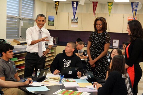 Barack et Michelle Obama rencontrent les étudiants de Coral Reef, à Miami en Floride, le vendredi 7 mars 2014.