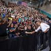 Le président Barack Obama rencontre les étudiants de Coral Reef, à Miami en Floride, le vendredi 7 mars 2014.