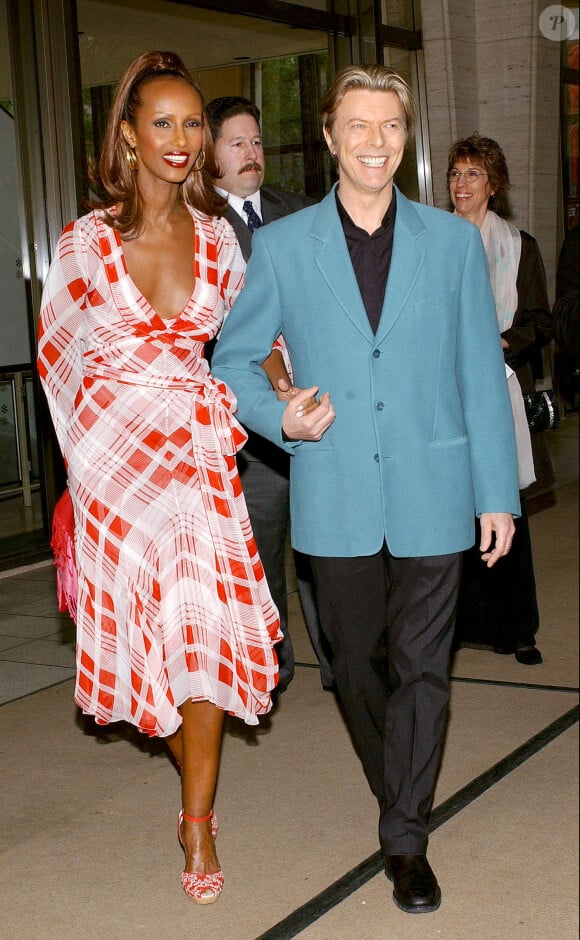 David Bowie et sa femme Iman lors d'une soirée au Lincoln Center en l'honneur de... Susan Sarandon le 6 mai 2003