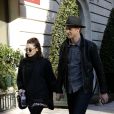 Elizabeth Olsen et Boyd Holbrook se promenant à Paris le 6 mars 2014