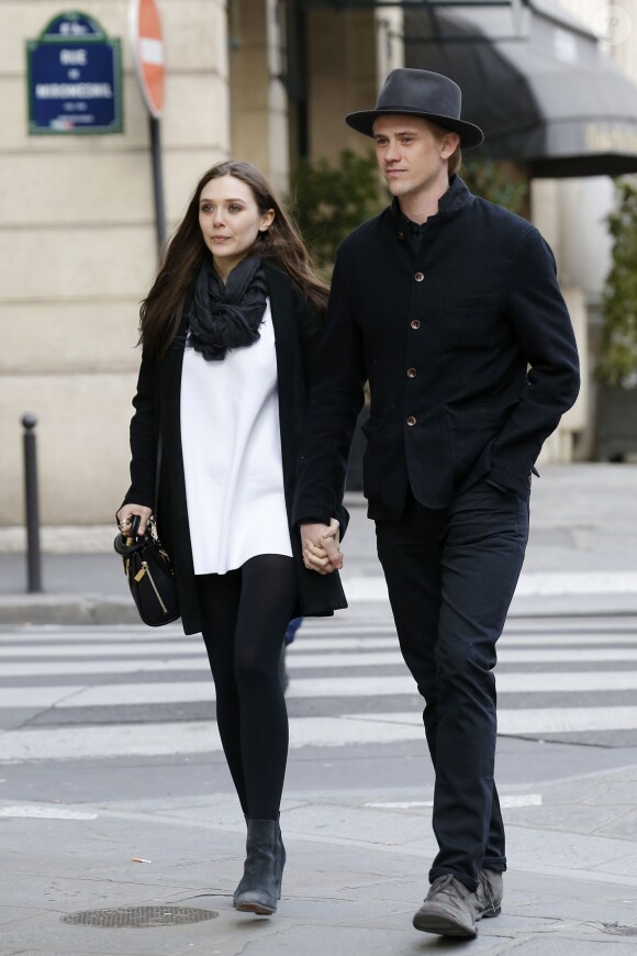 Elizabeth Olsen et Boyd Holbrook faisant du shopping à Paris le 4 mars 2014