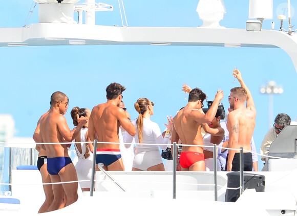Jennifer Lopez sur le tournage de son clip à Miami, le 12 février 2014.