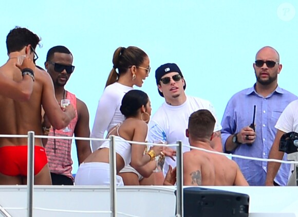 Jennifer Lopez sur le tournage de son clip à Miami, le 12 février 2014.