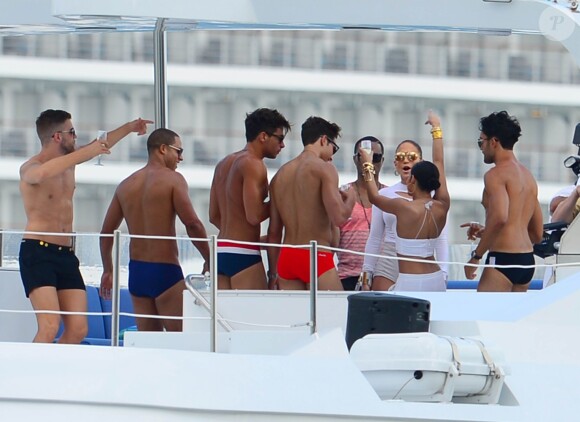 Jennifer Lopez sur le tournage de son clip à Miami, le 12 février 2014.