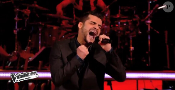 Battle entre Bruno Moreno et Jérémy Ichou dans "The Voice 3" sur TF1 le samedi 15 mars 2014.