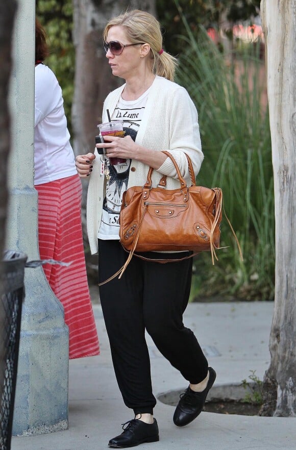 Jennie Garth dans les rues de Studio City, le 13 mars 2014.