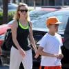 Reese Witherspoon sort de son cours de gym avec son fils Deacon Phillippe à Brentwood, le 16 mars 2014.
