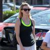 Reese Witherspoon sort de son cours de gym avec son fils Deacon Phillippe à Brentwood, le 16 mars 2014.