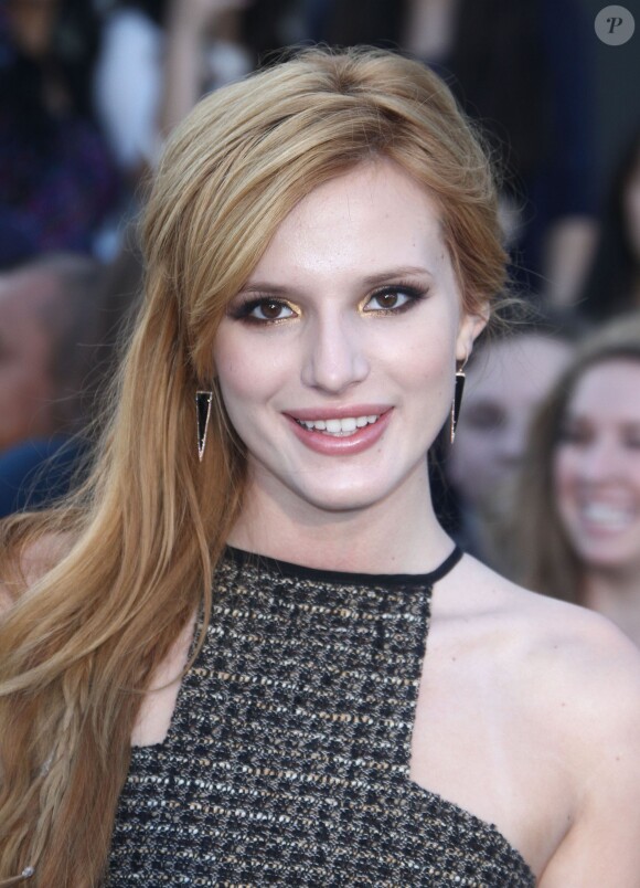 Bella Thorne à la première du film Divergente au Regency Village Theater à Westwood, le 18 mars 2014.