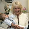Camilla Parker Bowles et le prince Charles inauguraient un nouveau service pédiatrique à l'hôpital pour enfants de Chelsea le 18 mars 2014, à Londres.