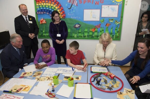 Camilla Parker Bowles et le prince Charles inauguraient un nouveau service pédiatrique à l'hôpital pour enfants de Chelsea le 18 mars 2014, à Londres.