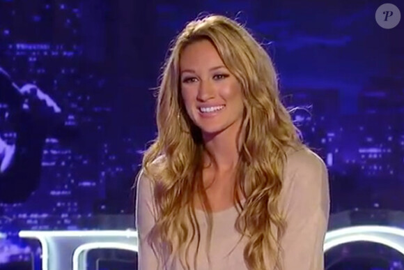 Brittany Kerr sur le plateau de la 11e saison d'American Idol.