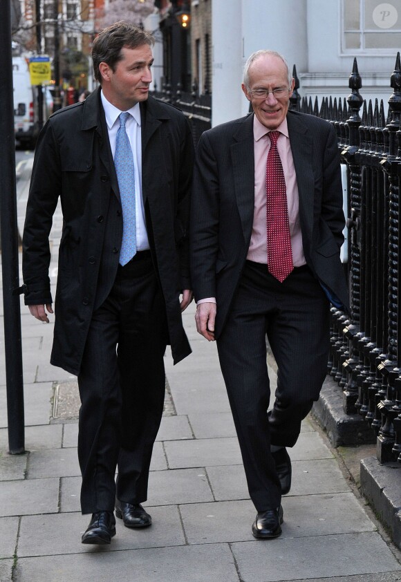 Alan Farthing et Marcus Setchell à Londres le 4 décembre 2012, au tout début de la grossesse de Kate Middleton.