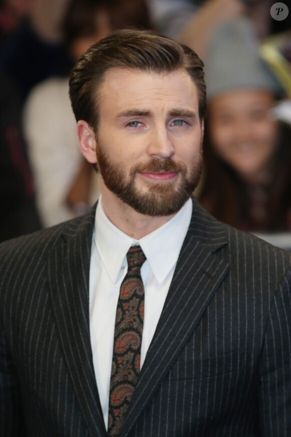 Chris Evans à la première du film Captain America : Le Soldat de l'Hiver, à Londres, le 20 mars 2014.