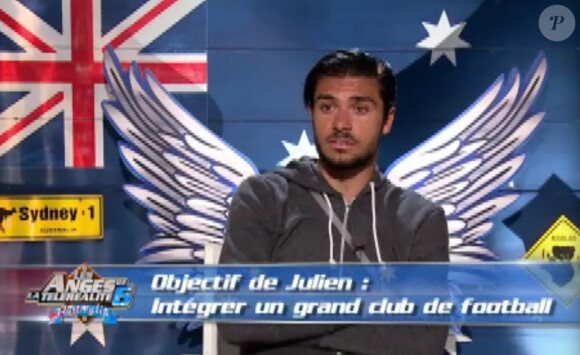 Julien dans Les Anges de la télé-réalité 6 le vendredi 21 mars 2014 sur NRJ 12
