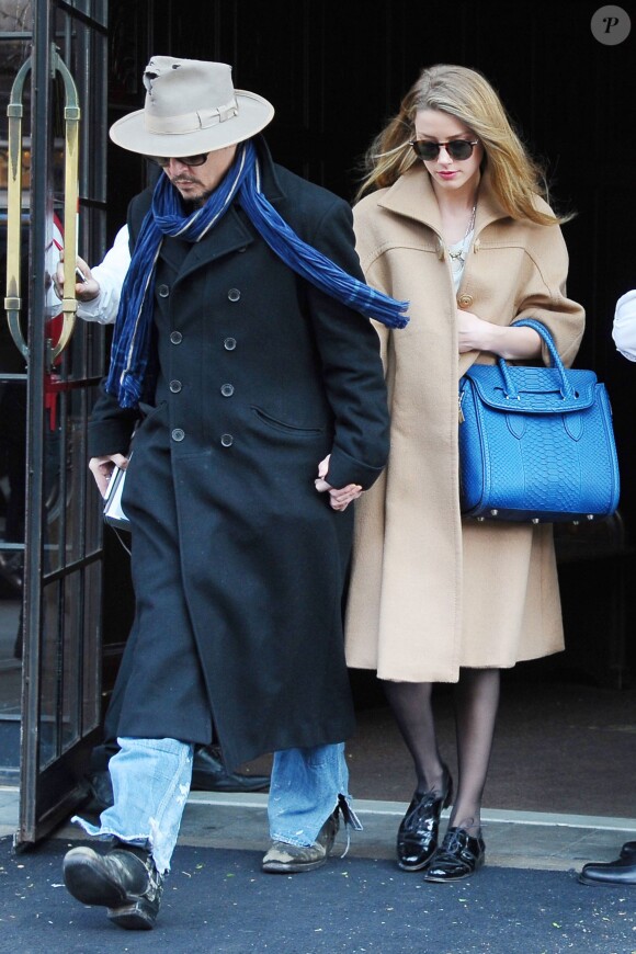 Johnny Depp et Amber Heard : Le couple glamour main dans la main à la sortie de son hôtel new-yorkais, dans West Village, le 22 mars 2014