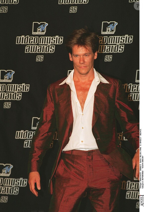 Kevin Bacon lors des MTV Video Music Awards en 1996