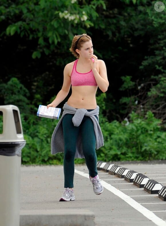 Emma Watson en mode sportive à New York le 29 mai 2011.