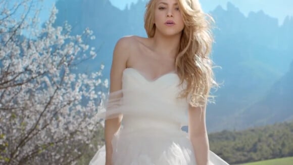 Shakira, just married (ou presque) : Divine et passionnée dans le clip 'Empire'