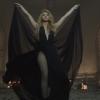 Shakira a dévoilé "Empire", son nouveau clip (2e extrait de son dernier album) mis en ligne le 25 mars 2014.