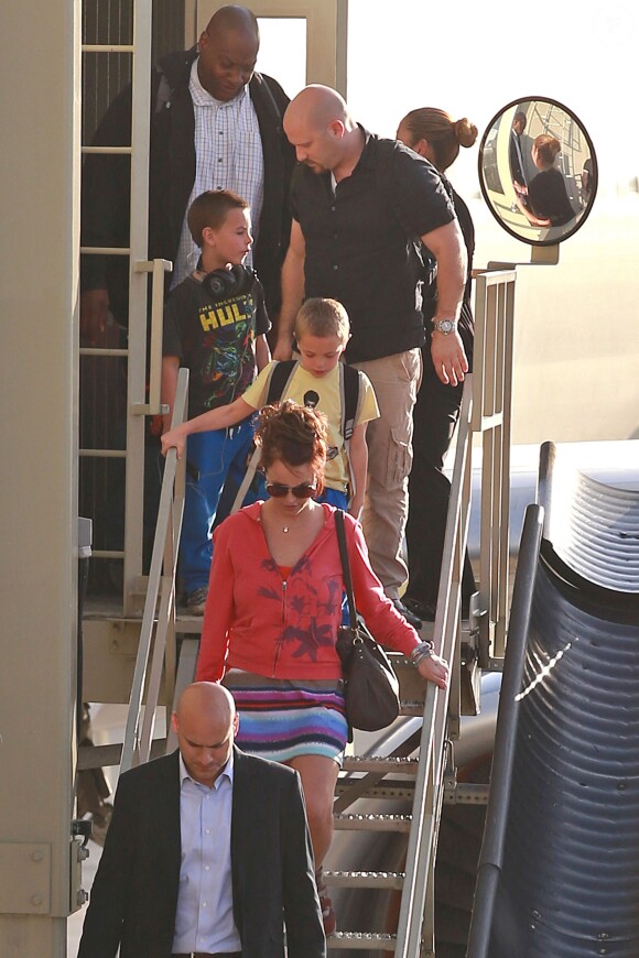 Britney Spears arrive à l'aéroport d'Honolulu avec Sean et Jayden à Honolulu, le 24 mars 2014.