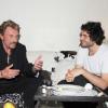 Johnny Hallyday et Laeticia auprès de Mathieu Chedid après son concert à L'Olympia, le 27 mai 2010