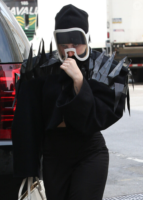 Lady Gaga arrive dans un studio à New York, le 22 mars 2014.