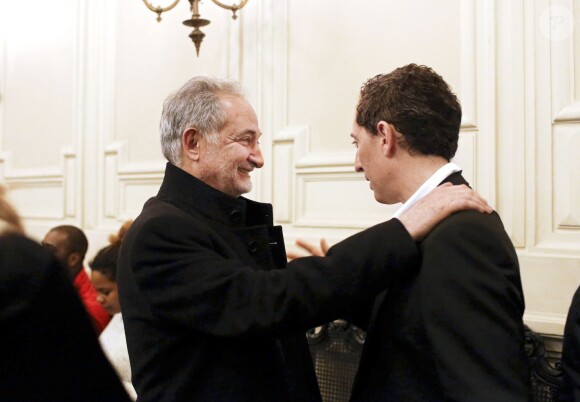Exclusif - Gad Elmaleh et Jacques Attali après le spectacle de l'humoriste "Sans Tambour" à l'Opéra Garnier à Paris le 16 mars 2014.